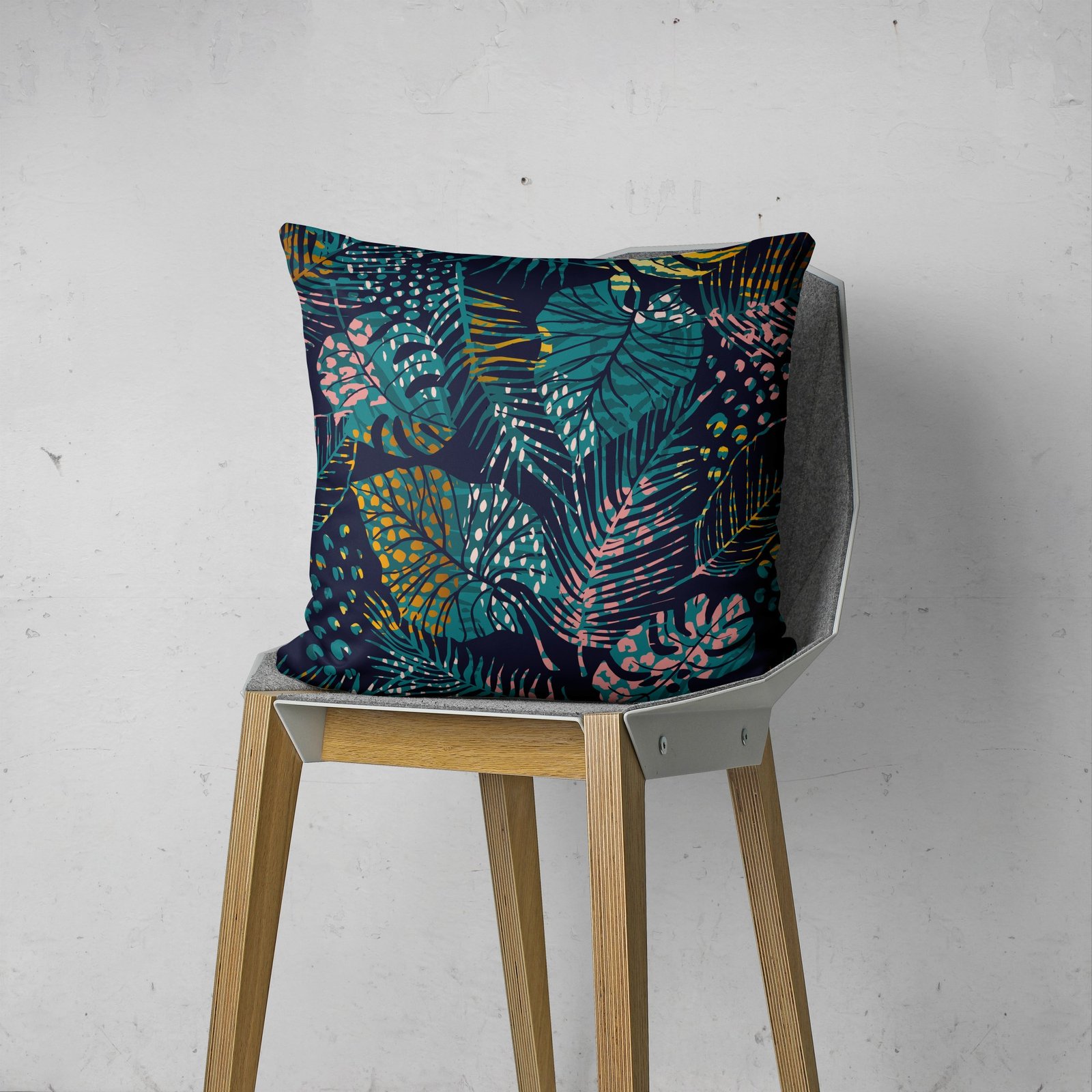 Leaf botanical cushion cover