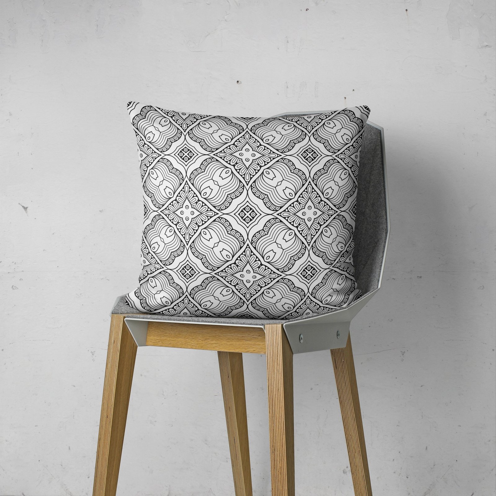 Black and white seamless pattern cushion cover - Image 4