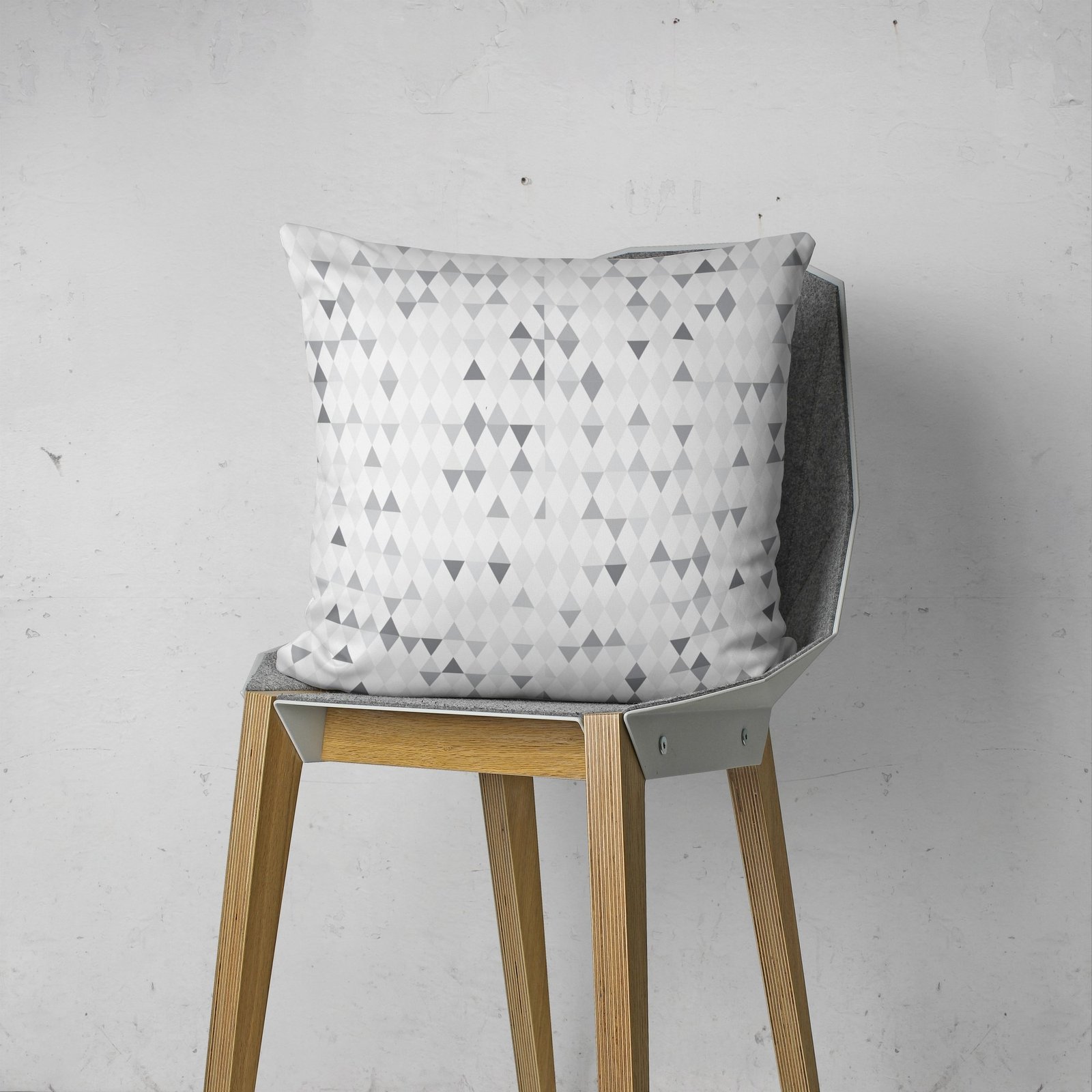 Gray triangular geometric cushion cover - Image 3